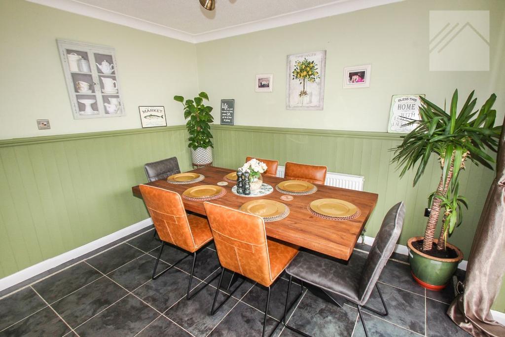 Church Parade, Canvey Island 4 bed detached house £325,000
