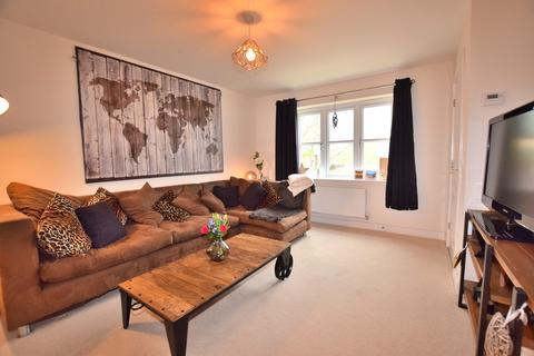 3 bedroom semi-detached house to rent, Convent Close, Richmond