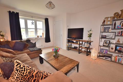 3 bedroom semi-detached house to rent, Convent Close, Richmond