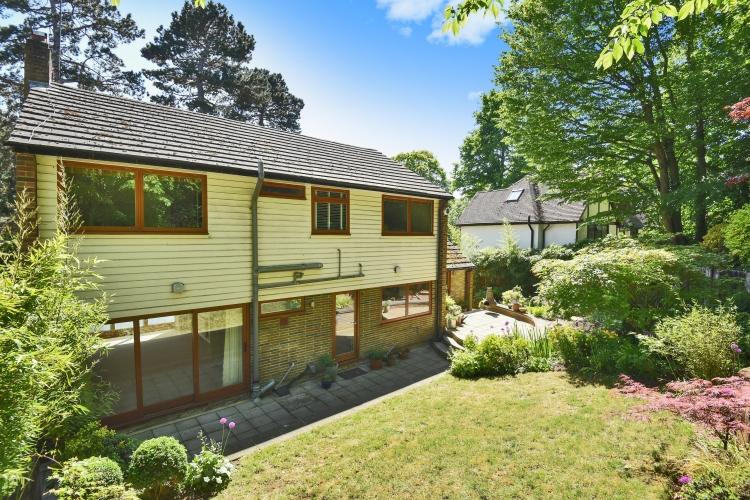 Camden Park Road Chislehurst BR7 4 bed house £3,000 pcm (£692 pw)