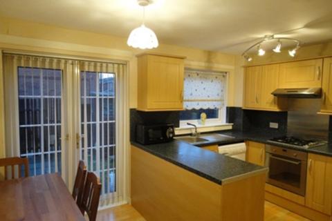 2 bedroom end of terrace house to rent, Kirkmichael Gardens, Broomhill G11