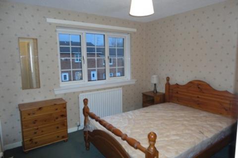 2 bedroom end of terrace house to rent, Kirkmichael Gardens, Broomhill G11