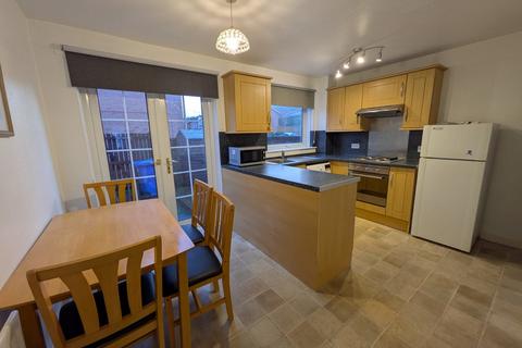 2 bedroom end of terrace house to rent, Kirkmichael Gardens, Broomhill G11