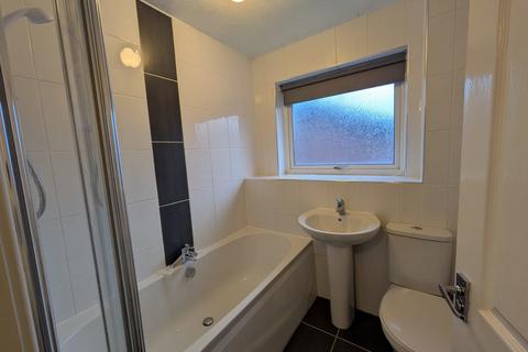 2 bedroom end of terrace house to rent, Kirkmichael Gardens, Broomhill G11