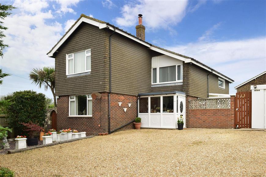 Staplers Road, Newport, Isle of Wight 4 bed detached house £365,000