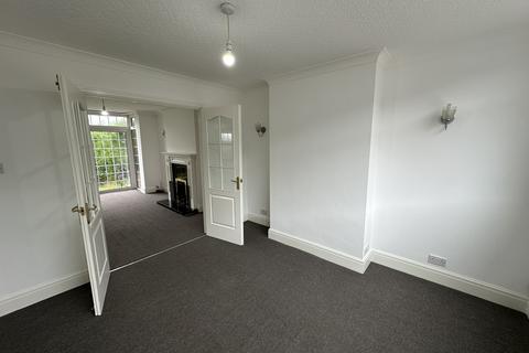 3 bedroom semi-detached house to rent, Hungerhill Road, Kimberworth, Rotherham S61
