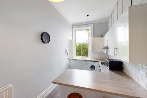 2 bedroom flat to rent, Learmonth Gardens, Comely Bank, Edinburgh, EH4