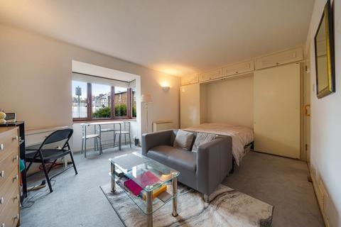 Studio to rent, Palmerston Road, Wimbledon, SW19