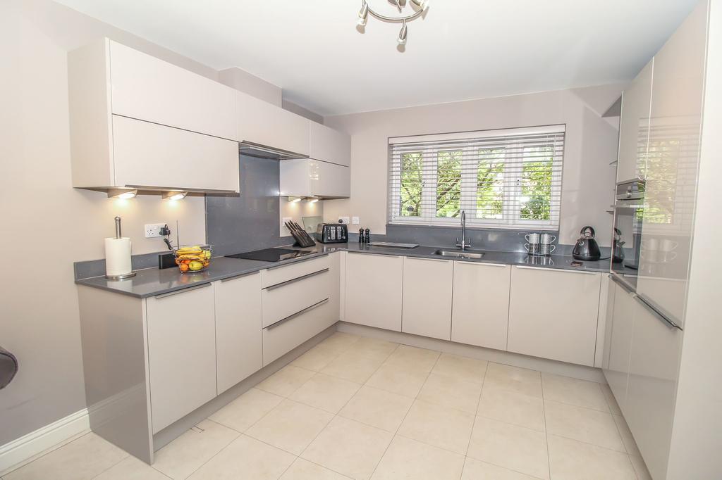 Mill Vale, Newburn, Newcastle upon Tyne, Tyne and Wear, NE15 8 HF 4 bed