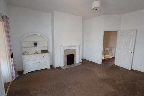3 bedroom flat to rent, Chirton West View, North Shields. NE29 0EN.  *SUPER STANDARD*