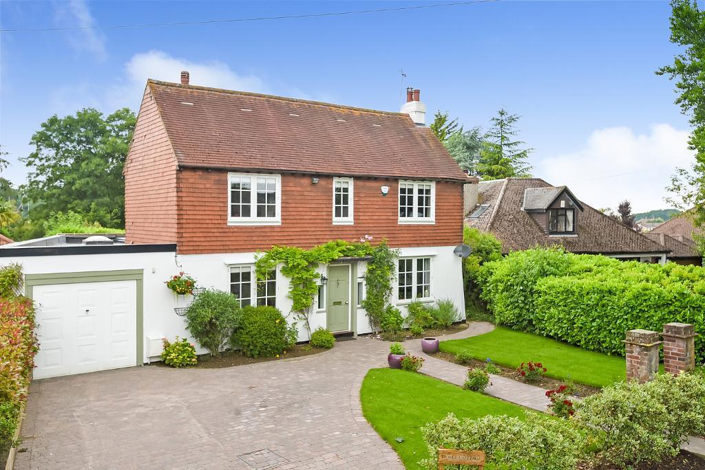 Chelsfield Lane, Orpington, Kent, BR6 7RP 4 bed detached house £925,000