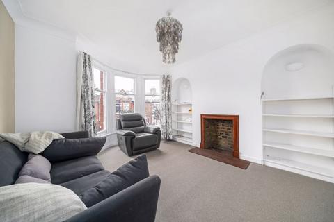 3 bedroom apartment to rent, Burnbury Road, Balham, SW12 0EQ