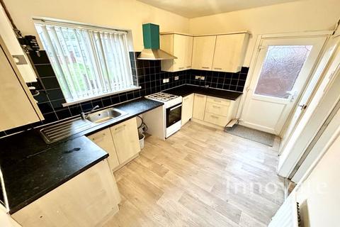 3 bedroom semi-detached house to rent, Whitgreave Street, West Bromwich B70