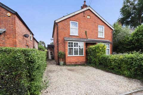 3 bedroom semi-detached house for sale, Chertsey Road, Windlesham GU20