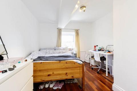4 bedroom flat to rent, NW6