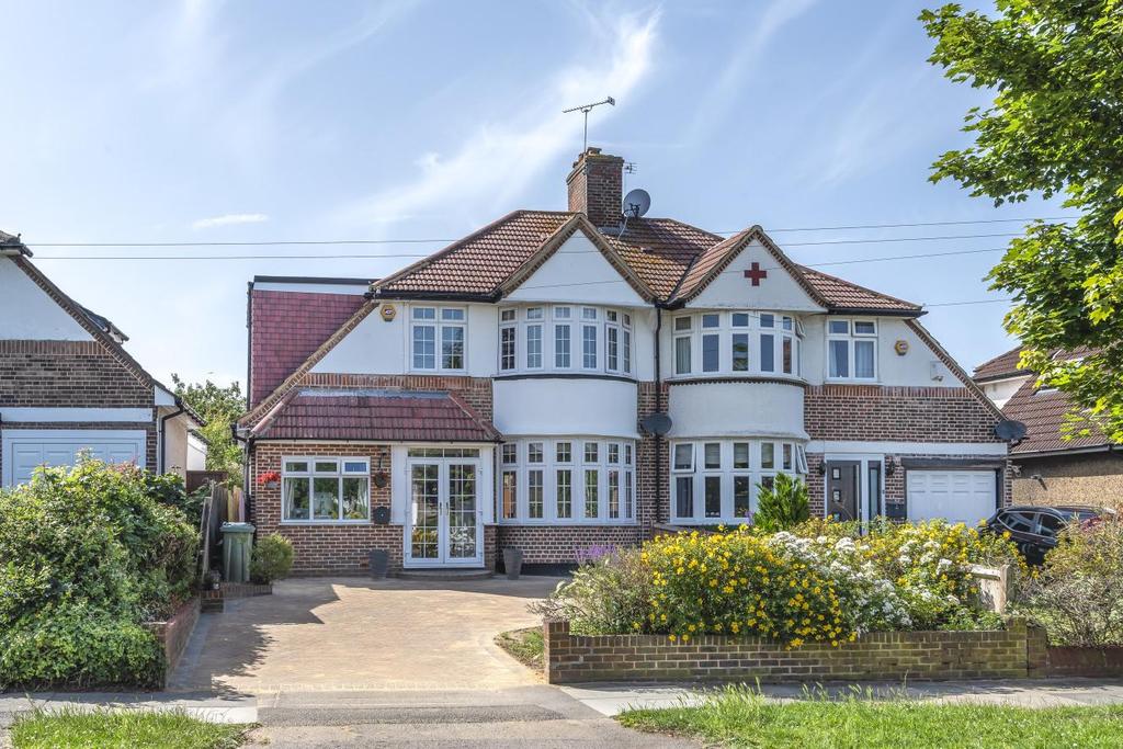 Belmont Lane, Chislehurst 3 bed semidetached house £650,000