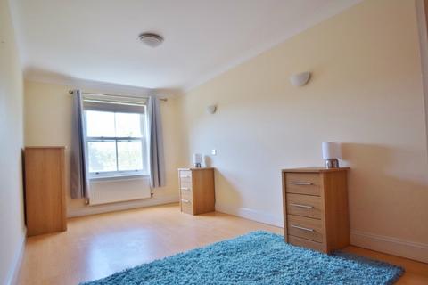 2 bedroom flat to rent, Bournemouth