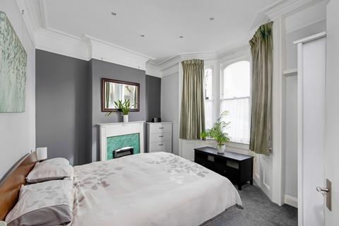 2 bedroom flat to rent, Pulross Road, London SW9