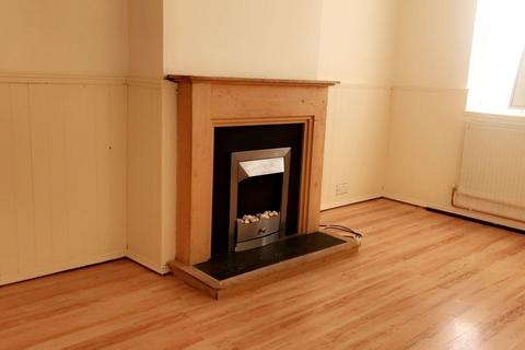 2 bedroom flat to rent, Weoley Castle Road, Birmingham