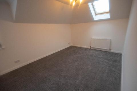 2 bedroom flat to rent, Kinclaven Gardens, Glenrothes, KY7