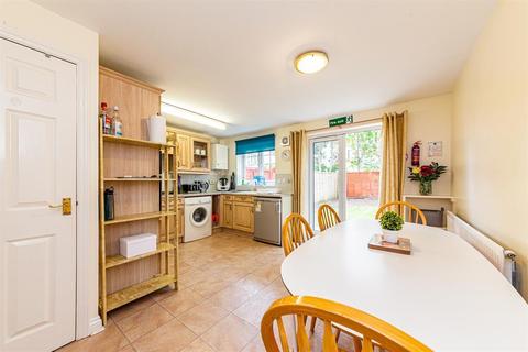 4 bedroom semi-detached house to rent - East Field Close, Headington, Oxford, OX3