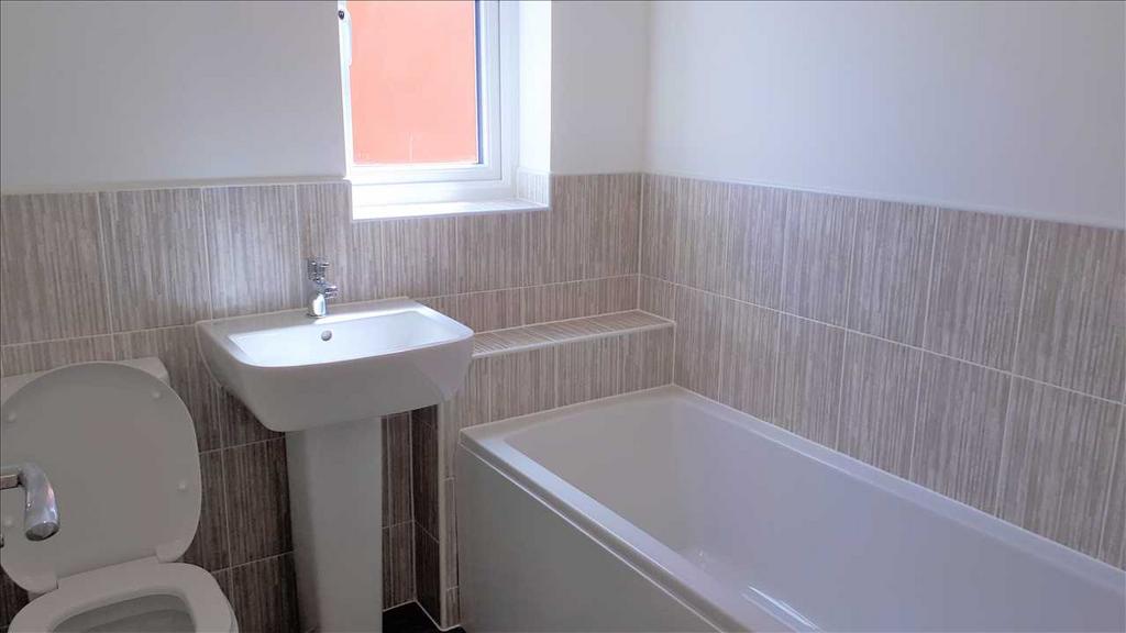 Family bathroom :