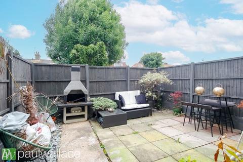 1 bedroom ground floor maisonette for sale, Barclay Court, Hoddesdon