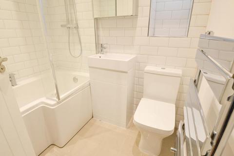 3 bedroom flat for sale, London NW2