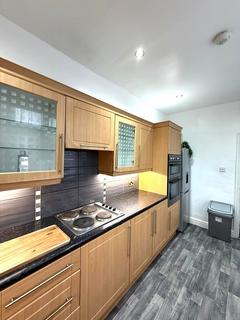 2 bedroom flat to rent, Beck Road, Leeds LS8