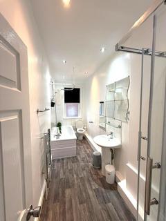 2 bedroom flat to rent, Beck Road, Leeds LS8