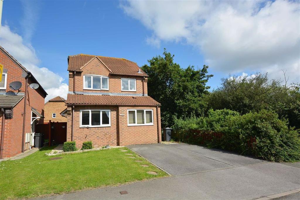 The Causeway, Quedgeley 3 bed detached house £240,000