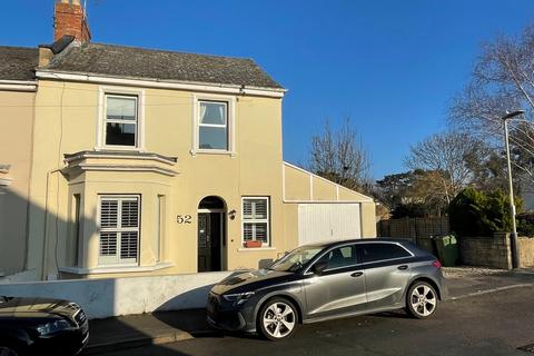 4 bedroom end of terrace house to rent, Moorend Crescent , Leckhampton
