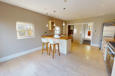 4 bedroom end of terrace house to rent, Moorend Crescent , Leckhampton