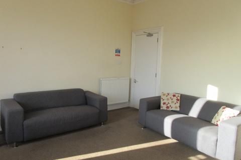3 bedroom flat to rent, Blackness Avenue, Dundee, DD2