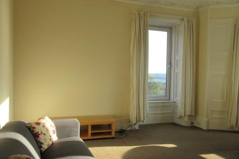 3 bedroom flat to rent, Blackness Avenue, Dundee, DD2