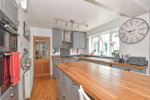 5 bedroom detached house for sale, The Glen, Dover CT15