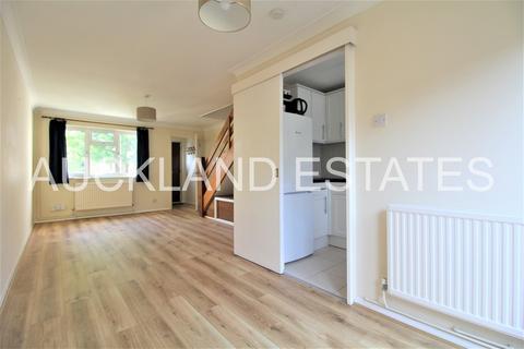 2 bedroom end of terrace house to rent, Nash Close, Hatfield AL9