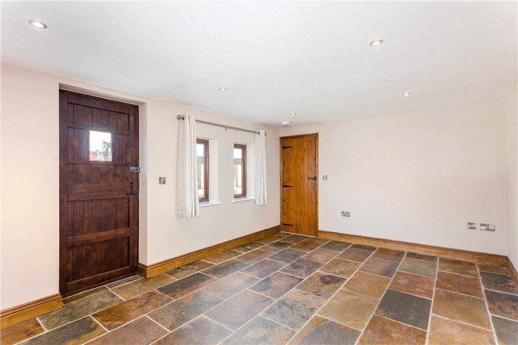Sitting/Dining Room