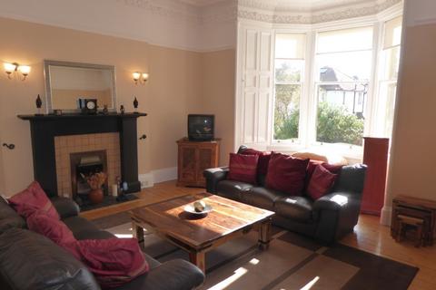 3 bedroom flat to rent, Morningside Gardens, Morningside, Edinburgh, EH10
