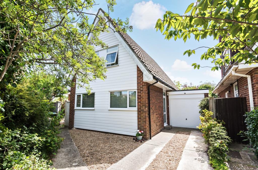 The Green, Pagham, Bognor Regis, PO21 4 bed detached bungalow £325,000