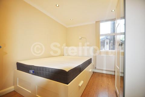 3 bedroom apartment to rent, Warrender Road, London, N19