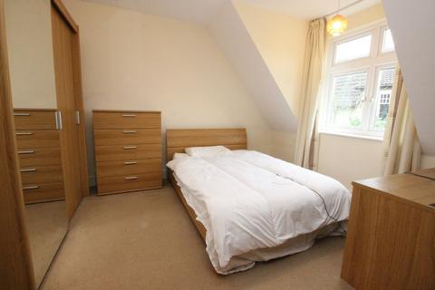 3 bedroom flat to rent - Glan Y Llyn, Lake Road East, Roath Park, Cardiff, CF23