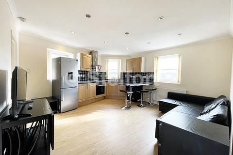 3 bedroom apartment to rent, Warrender Road, London, N19