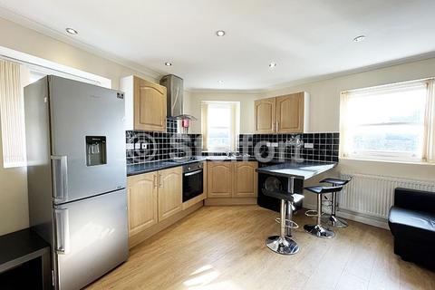 3 bedroom apartment to rent, Warrender Road, London, N19