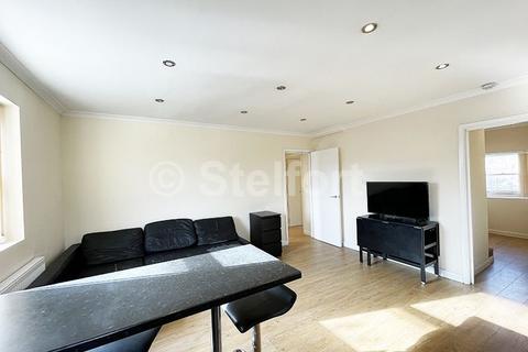 3 bedroom apartment to rent, Warrender Road, London, N19