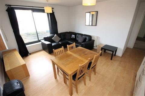 2 bedroom flat to rent, Sparta Court, Troy Road, Morley, Leeds, LS27 8JG