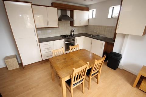 2 bedroom flat to rent, Sparta Court, Troy Road, Morley, Leeds, LS27 8JG