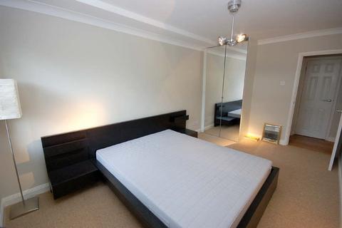 1 bedroom apartment to rent, Park Mansions, W6.