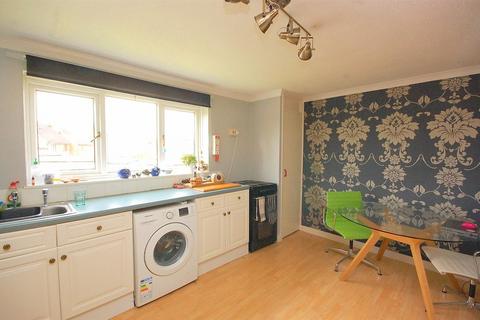 2 bedroom maisonette to rent, Icknield Close, Ickleford, Hitchin