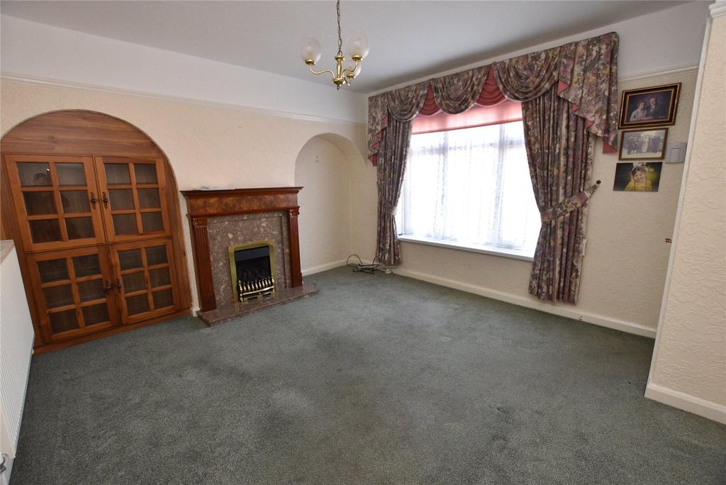 Edmonds Road, Oldbury, West Midlands, B68 3 bed terraced house £155,000